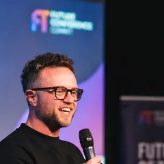 Jack Purdie, Founder of ADVRT, speaking on stage